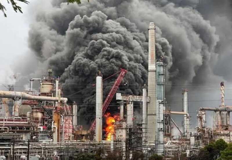 В Калифорнии произошёл пожар на нефтеперерабатывающем заводе