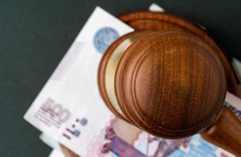 Жительницу Севастополя оштрафовали за критику российской армии и поддержку Украины
