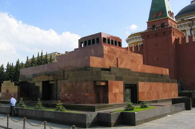 Мавзолей Ленина закрывают из-за необходимости проведения срочного ремонта и реставрации