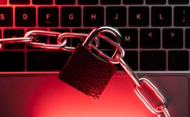 Власти объяснили отключение мобильного интернета заботой о безопасности граждан России