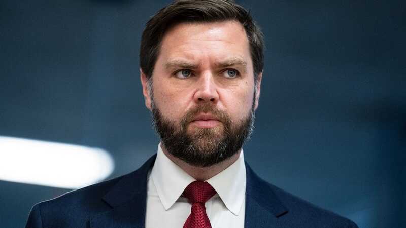 Вице-президент США Джей Ди Венс заявил, что Украине и России нужно самостоятельно договариваться о прекращении боевых действий