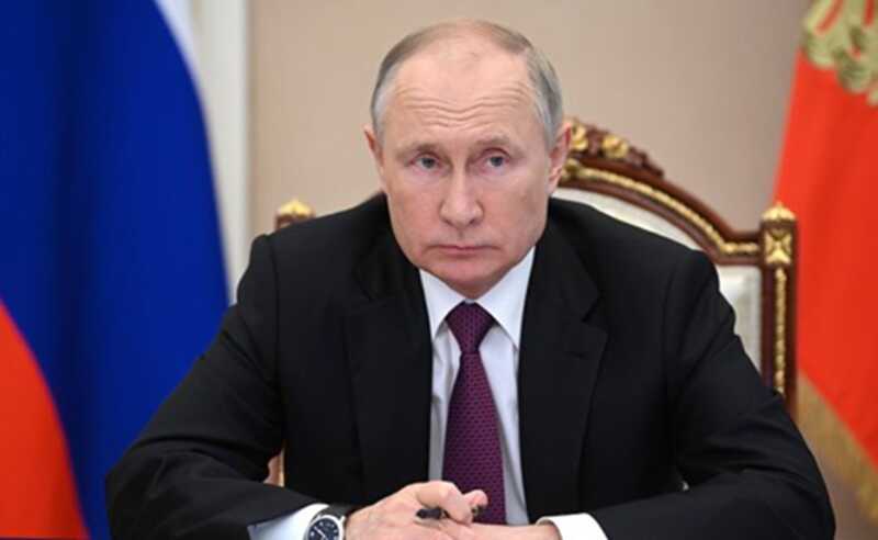 Путин организовал ночную пресс-конференцию в Кремле