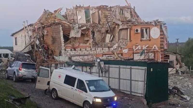 ВСУ выпустили ракету по гостинице в Рыльске