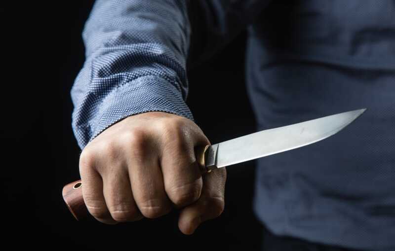 В Кировской области студент случайно ранил ножом школьника на уроке