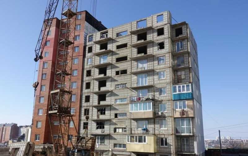Власти Екатеринбурга отказались помогать обманутым дольщикам "Бажов House"