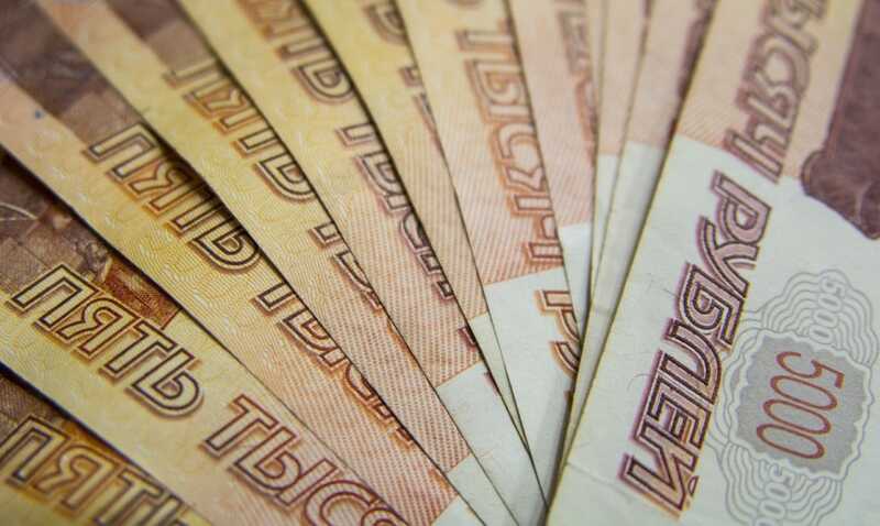 Отец бывшего руководителя Росмолодежи Дениса Разуваева обвинен в присвоении пожертвований, предназначенных для "СВО"