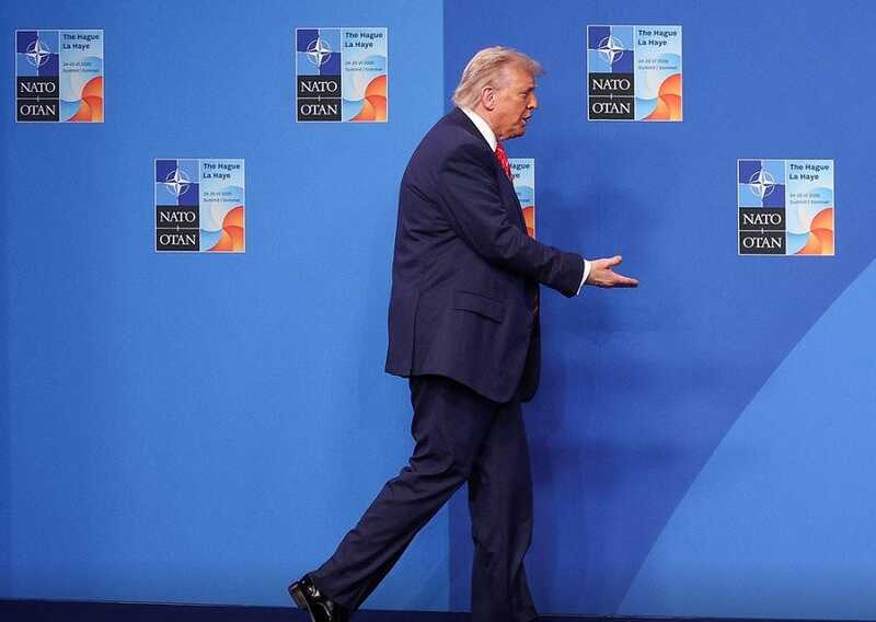 Лидеры НАТО провели саммит в формате "политического минимализма"