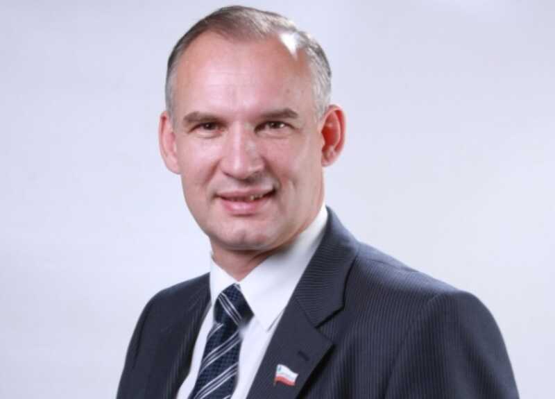 Бывшего депутата Саратова Алексея Сергеева подозревают в мошенничестве и объявили в международный розыск