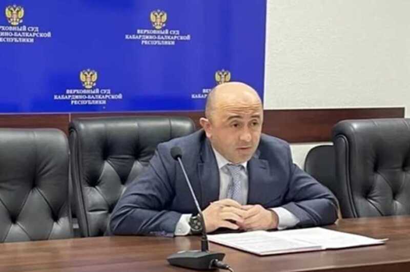 Бывшего судью Верховного суда Кабардино-Балкарии заочно взяли под стражу по обвинению в мошенничестве