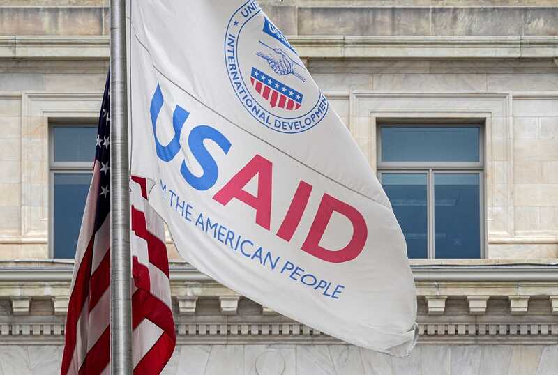 Учёные призывают возобновить финансирование USAID для спасения миллионов детей в развивающихся странах
