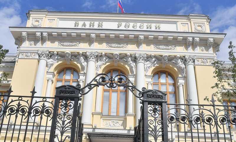 Россияне недовольны неудобствами при разблокировке переводов в банках