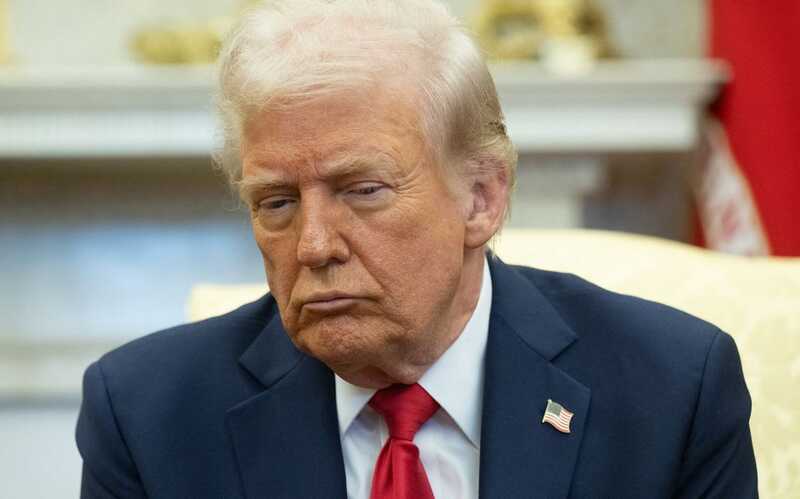 Американцы начали подозревать Трампа в утаивании информации по делу Джеффри Эпштейна