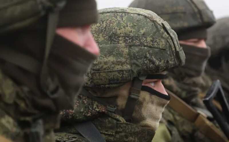 Военнослужащий заразился ВИЧ при спасении раненых: теперь его намерены вернуть на передовую