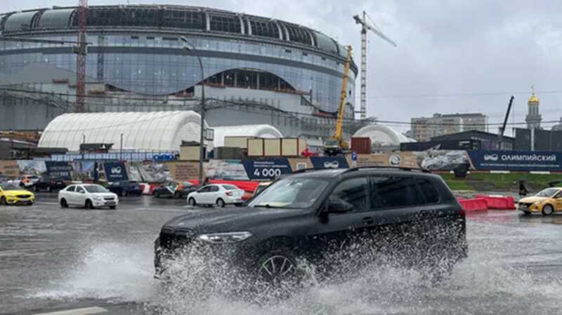 В результате сильных дождей в Москве произошёл потоп