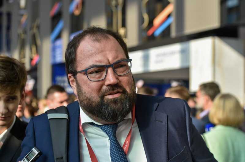 Министр цифрового развития Шадаев выразил поддержку выборочного наказания за "экстремистские" поисковые запросы в интернете
