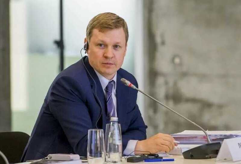 Как бывший заместитель министра экономики Андрей Иванов выводит крупные суммы из государственных проектов