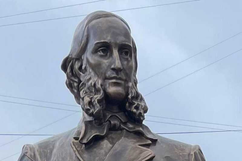 - В Азербайджане убрали памятник художнику Айвазовскому