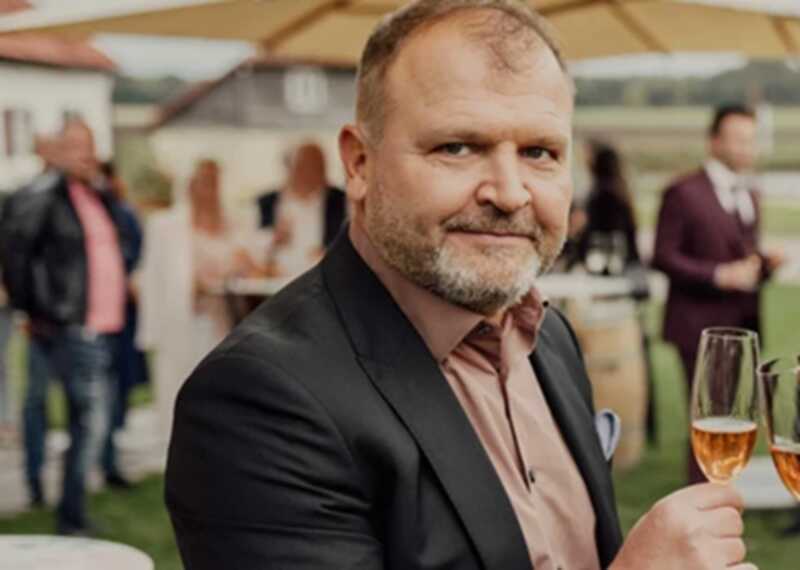 Миллионы, Porsche и разбитые мечты: банкир Филь использует женщин в своих интересах