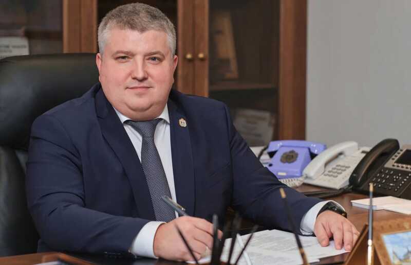 Скупость и хищения временно исполняющего обязанности губернатора Александра Дронова: каким образом чиновник использует Новгородскую область для обеспечения личного благополучия