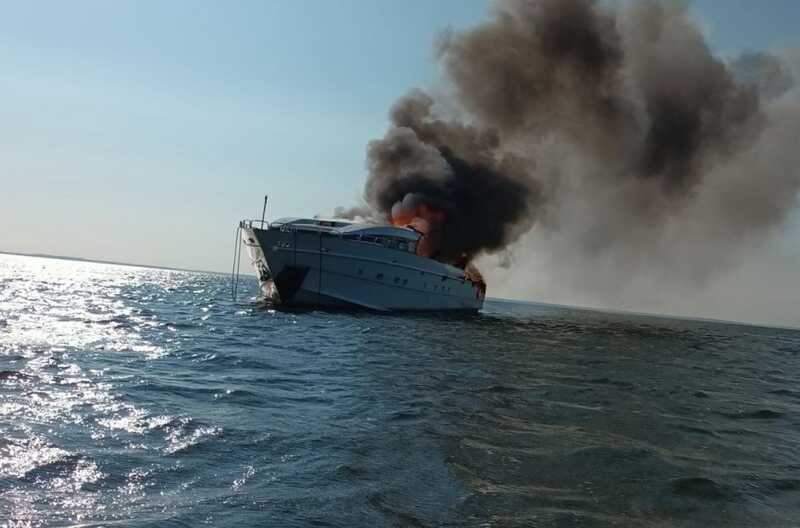Раскрыты подробности о судне, сгоревшем в Саратовской области