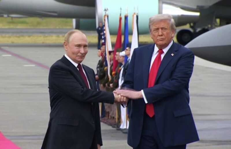 Трамп выразил готовность обсудить предоставление гарантий безопасности для Украины после встречи с Путиным