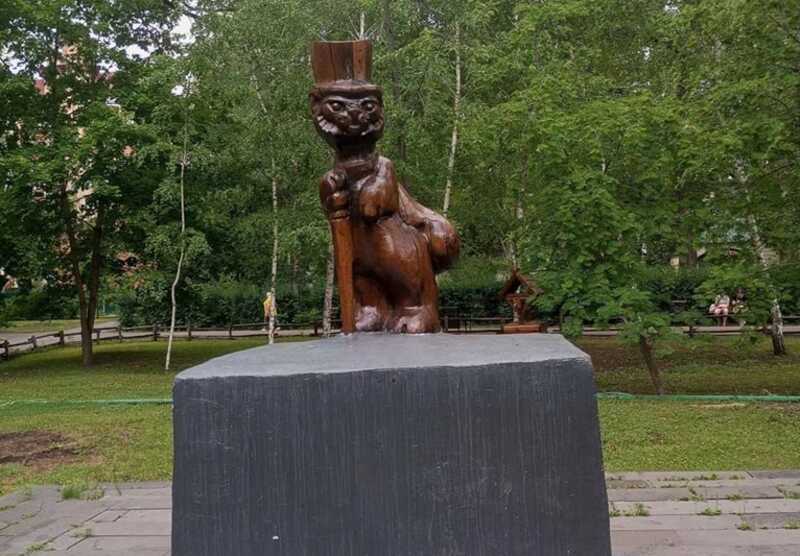 Статуя «Кот учёный» стала причиной трагической гибели годовалой девочки в Саратове