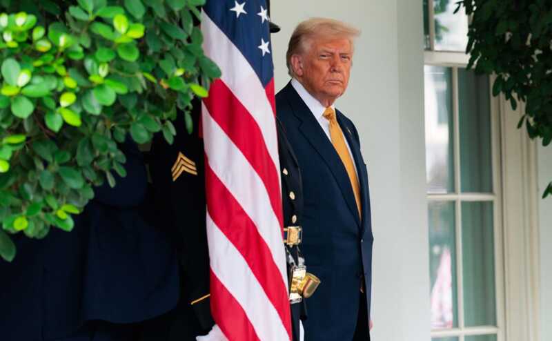 Трамп хочет незамедлительно созвониться с Путиным